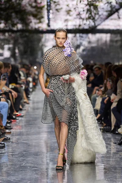 Look 4